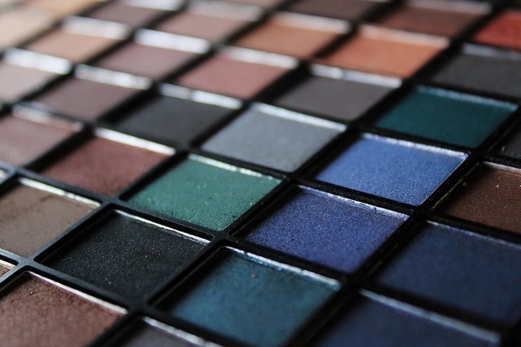 Astuces pour un maquillage rapide et efficace le matin